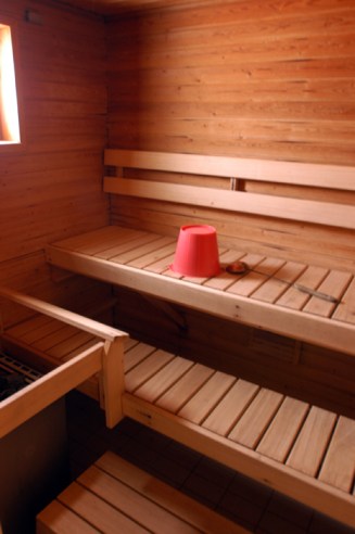 120B_UusiSauna_Ukkohalla_050407.jpg