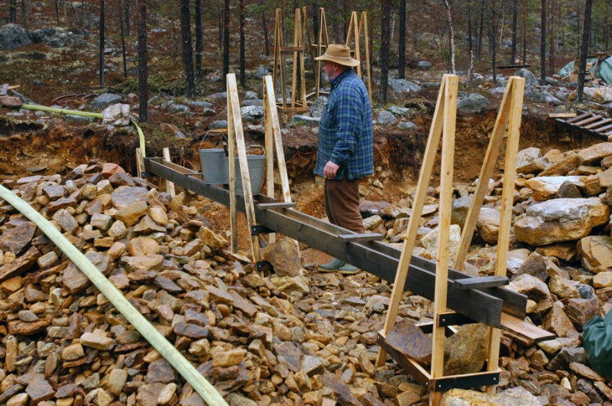 003 Kaivaus_RainbowsEnd_070605.jpg